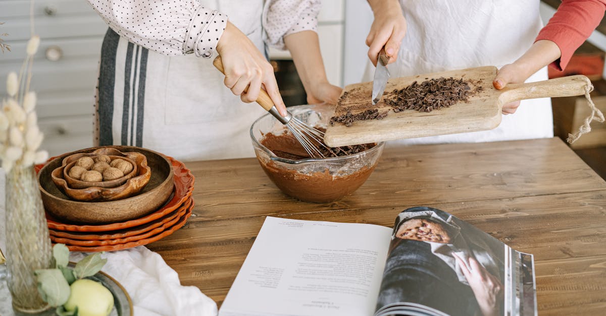 découvrez l'univers délicat des copeaux de chocolat, un ajout savoureux et décoratif pour vos desserts. que ce soit pour garnir vos gâteaux, rehausser vos glaces ou sublimer vos pâtisseries, les copeaux de chocolat ajoutent une touche gourmande et raffinée à chaque création culinaire.