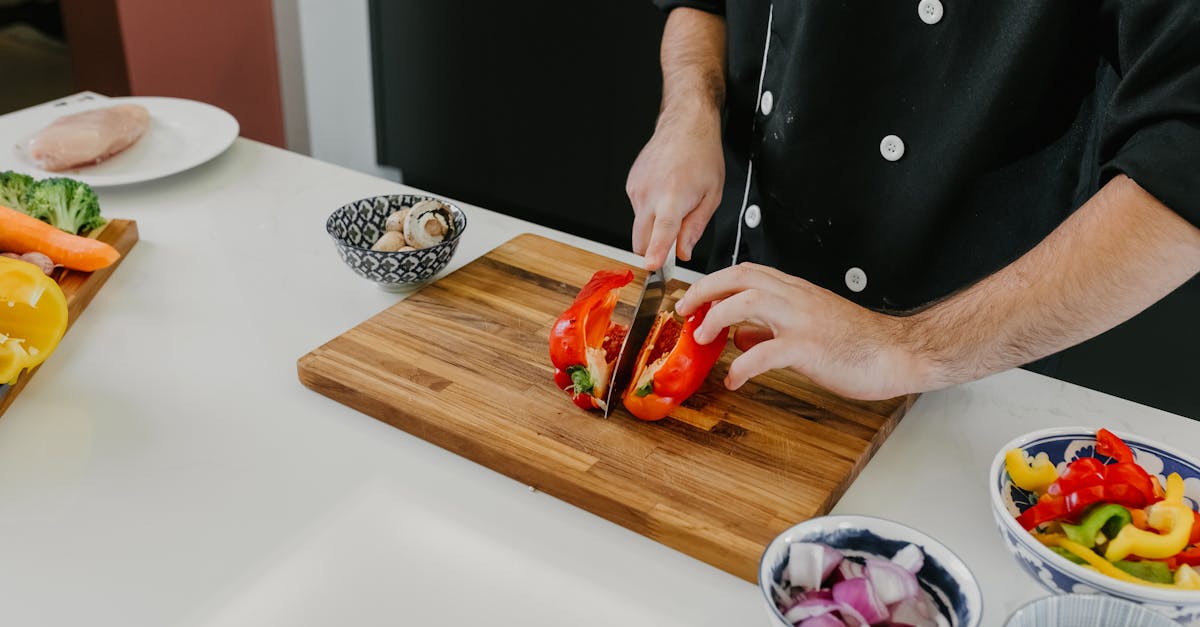 découvrez les techniques de cuisine essentielles pour maîtriser l'art culinaire. apprenez des méthodes variées allant de la cuisson à la vapeur à la cuisson à la poêle, en passant par le rôtissage et la grillade. transformez vos plats avec des astuces professionnelles et élevez votre cuisine à un niveau supérieur.