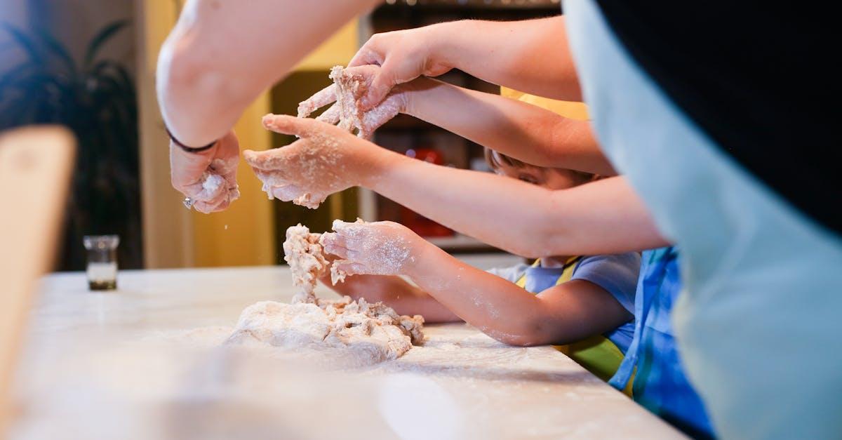 découvrez des astuces de cuisine incontournables pour améliorer vos compétences culinaires. que vous soyez novice ou chef expérimenté, nos conseils pratiques vous aideront à préparer des plats savoureux et à gagner du temps en cuisine. transformez vos repas quotidiens avec des techniques simples et efficaces!