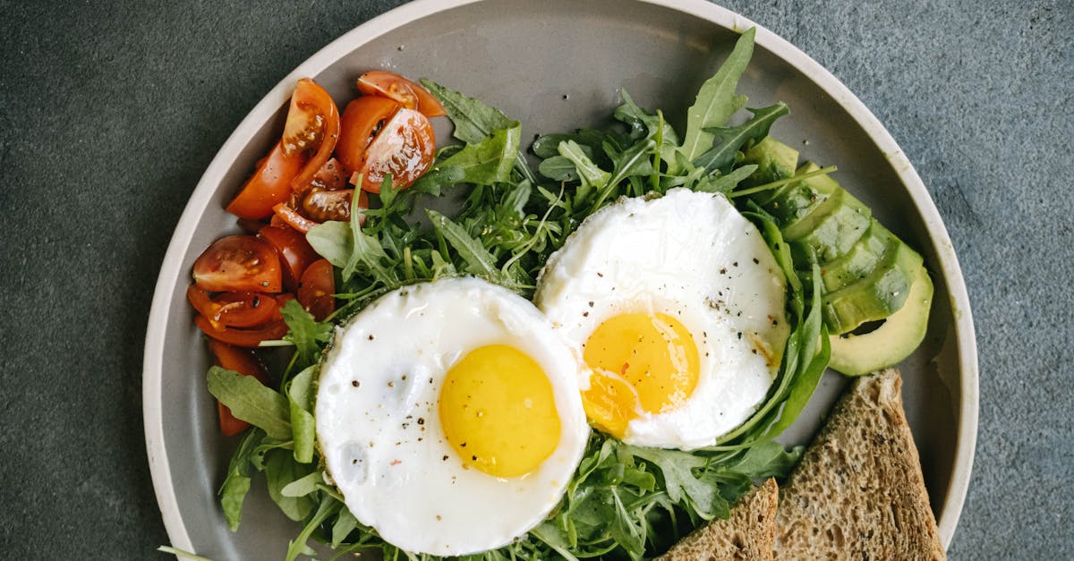 découvrez l'art de préparer des œufs au plat parfaits avec nos astuces et recettes simples. savourez des œufs frits dorés et délicieux, idéaux pour un petit-déjeuner revigorant ou comme garniture savoureuse dans vos plats préférés.