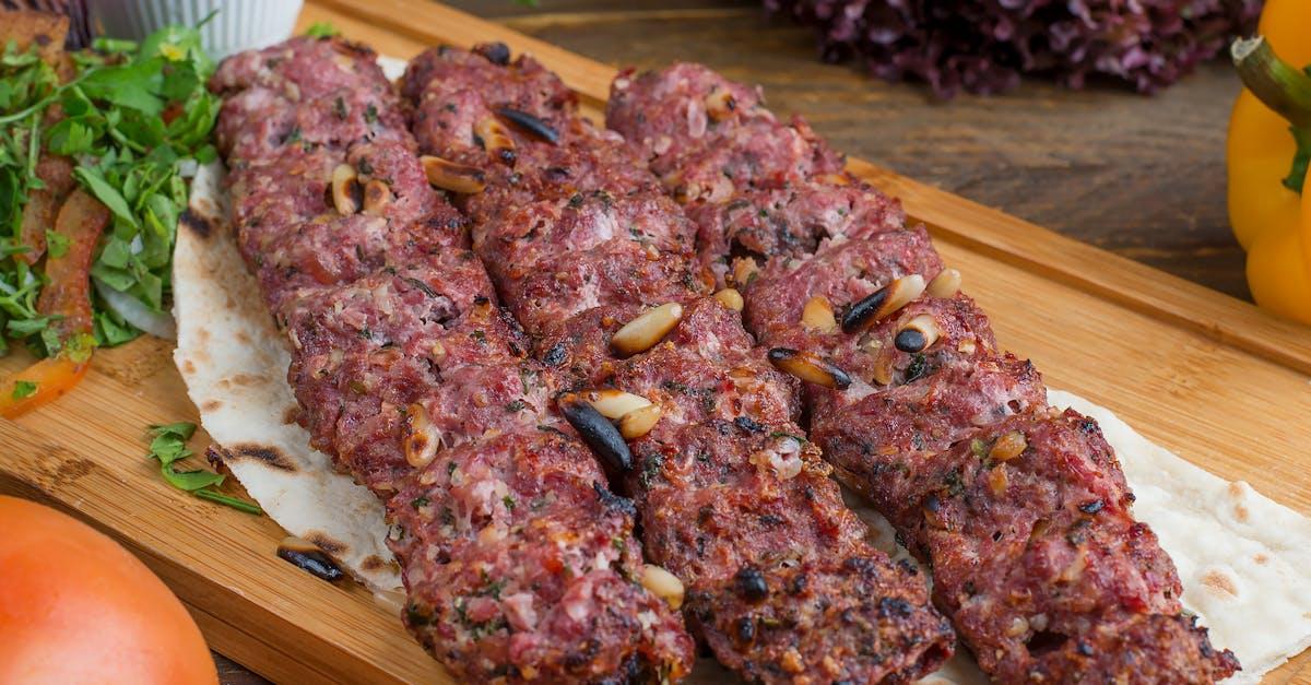 découvrez la recette idéale pour préparer un kebab fait maison délicieux et savoureux. apprenez à mariner la viande, à choisir vos ingrédients frais et à assembler ce plat incontournable pour régaler vos amis et votre famille.