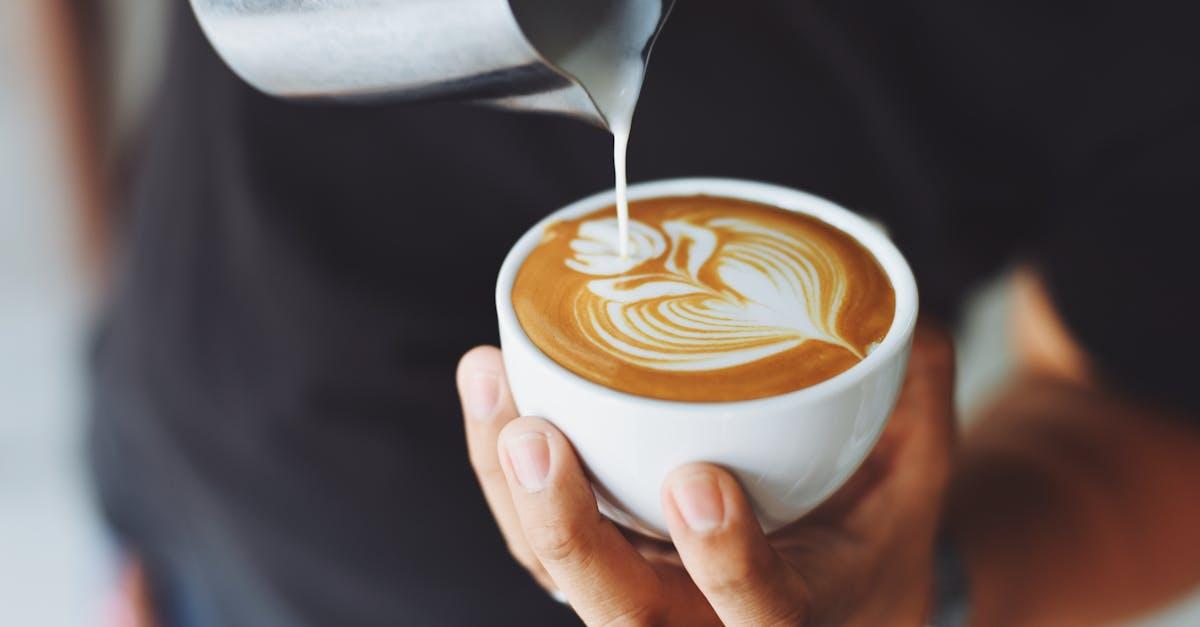 découvrez nos conseils et astuces pour chauffer le lait à la perfection. que ce soit pour préparer un café crémeux ou des recettes savoureuses, apprenez les meilleures techniques pour obtenir un lait chaud, onctueux et délicieux.