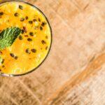 découvrez l'art de l'extraction du jus de fruit de la passion, une méthode savoureuse pour révéler toute la richesse de ce nectar tropical. apprenez des techniques simples et efficaces pour obtenir un jus rafraîchissant et plein de vitamines, parfait pour vos cocktails, desserts ou simplement à déguster pur.