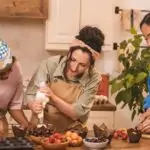 découvrez notre sélection de poches à douilles, idéales pour la décoration de gâteaux, cupcakes et autres créations pâtissières. grâce à leur design ergonomique et leur matériaux résistants, réalisez des embellissements avec précision et facilité. parfaites pour les chefs pâtissiers amateurs et professionnels.