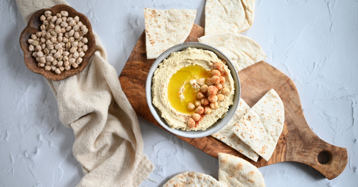 découvrez le délice du pita, ce pain levant traditionnel du moyen-orient, parfait pour vos recettes de wraps, garnitures savoureuses et plats variés. un incontournable pour les amateurs de cuisine méditerranéenne !