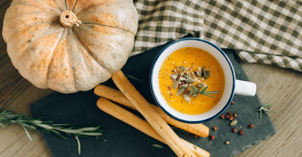 découvrez notre délicieuse recette de soupe de citrouille, un plat réconfortant et savoureux, parfait pour les soirées d'automne. facile à préparer, cette soupe crémeuse à base de citrouille, d'épices et d'ingrédients frais ravira vos papilles et réchauffera vos convives.
