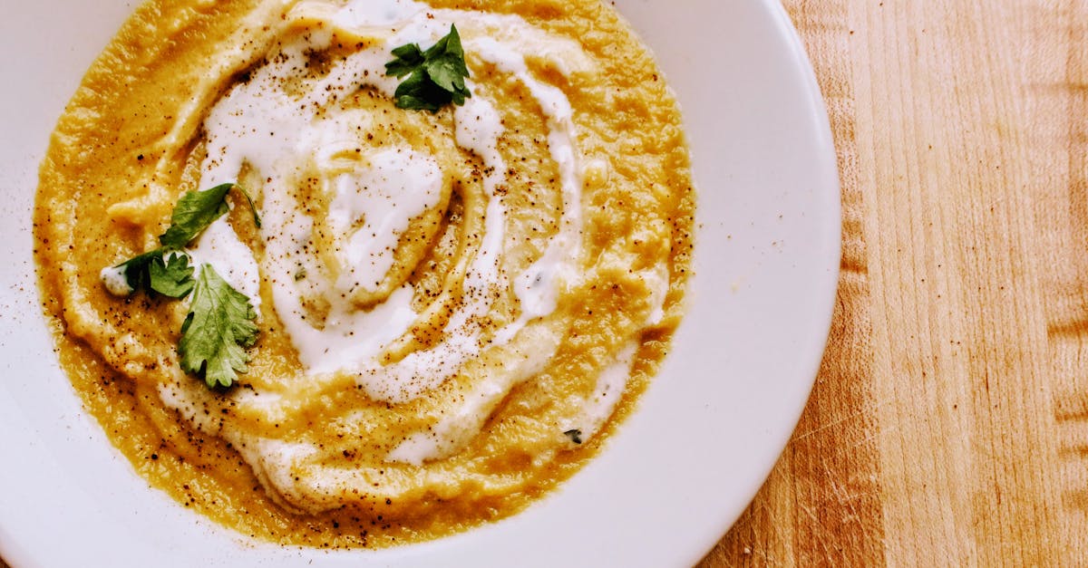 découvrez notre délicieuse soupe de potiron, une recette réconfortante et savoureuse, idéale pour les journées d'automne. avec des ingrédients frais et de saison, cette soupe veloutée ravira vos papilles. parfaite à déguster en entrée ou en plat principal, elle apportera chaleur et réconfort à vos repas.