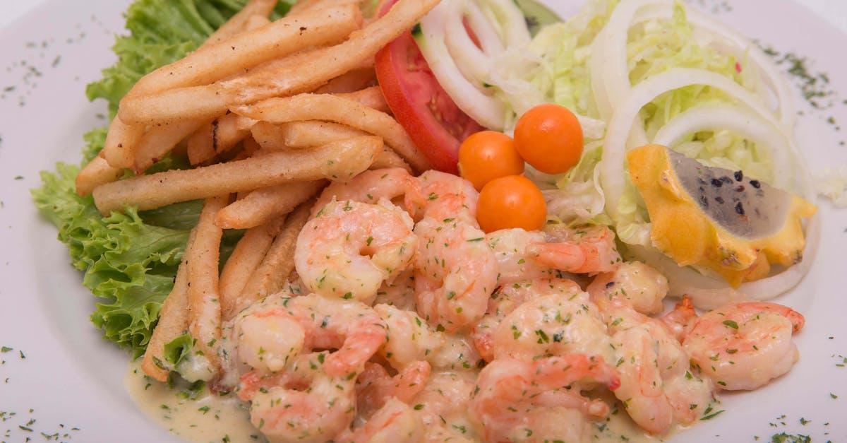 découvrez une délicieuse recette de crevettes aux pommes de terre, alliant saveurs marines et douceur des tubercules. parfaite pour un repas convivial, cette recette facile à préparer ravira vos invités et enchantera vos papilles.
