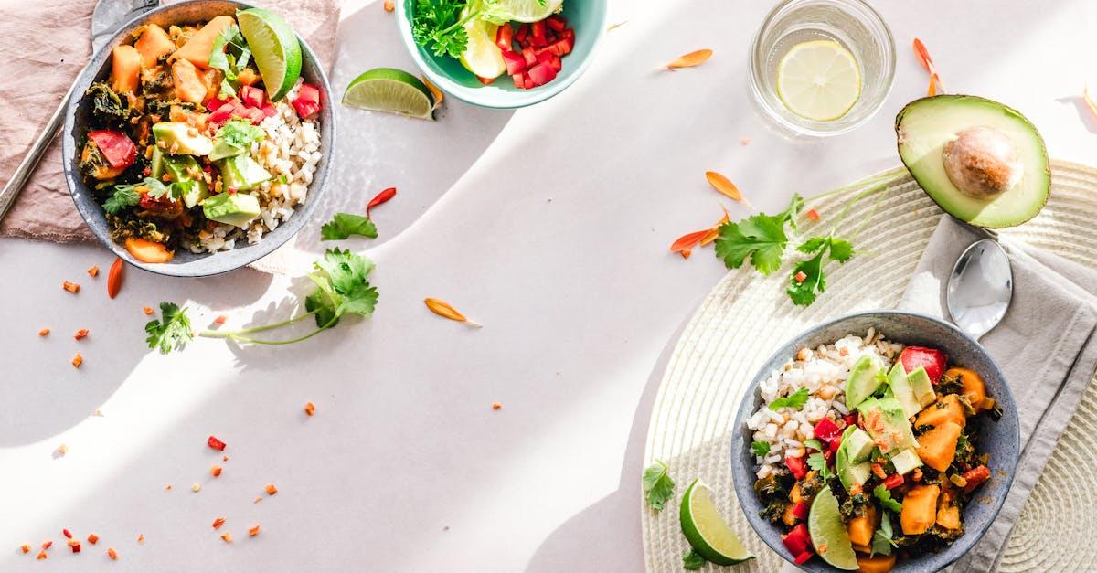 découvrez la fraîcheur des ingrédients exotiques avec notre salade tahitienne, un mélange savoureux de fruits tropicaux, de légumes croquants et de poisson mariné, parfaite pour une expérience culinaire ensoleillée. idéale pour un repas léger et rafraîchissant, laissez-vous séduire par cette recette aux accents polynésiens.