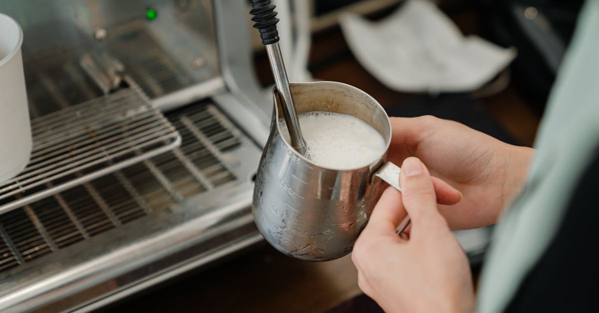 découvrez l'art de la crème fouettée avec nos conseils et astuces sur le whipping. apprenez à réaliser des desserts légers et aérens grâce à cette technique incontournable de la pâtisserie.
