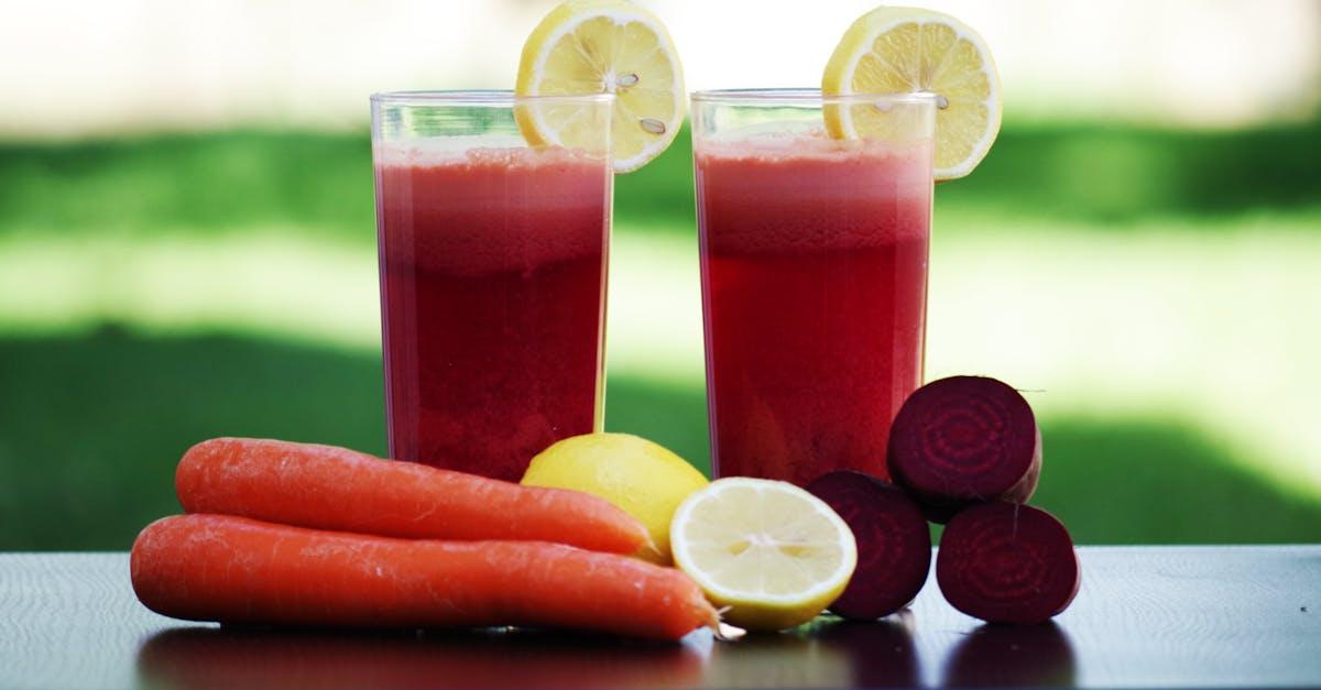 découvrez la douceur des carottes confites, une délicieuse recette sucrée qui marie la tendreté des carottes avec un sirop savoureux. parfaites en accompagnement ou en dessert, ces carottes sucrées ajoutent une touche gourmande à vos repas. idéales pour impressionner vos invités ou pour une gâterie personnelle.