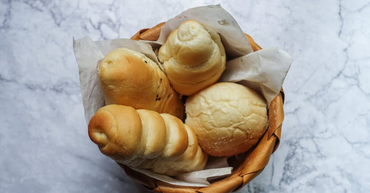 découvrez golden crust, un lieu chaleureux où chaque bouchée vous transporte à la découverte de saveurs authentiques et de recettes traditionnelles. savourez notre large sélection de pâtisseries croustillantes et de plats savoureux, le tout dans une ambiance conviviale et accueillante.