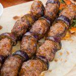 découvrez la mâche, ou lamb's lettuce, une salade tendre et délicate, idéale pour agrémenter vos plats. riche en nutriments et en saveurs douces, elle se déguste aussi bien en accompagnement qu'en entrée. apprenez à l'apprécier dans vos recettes saines et savoureuses.