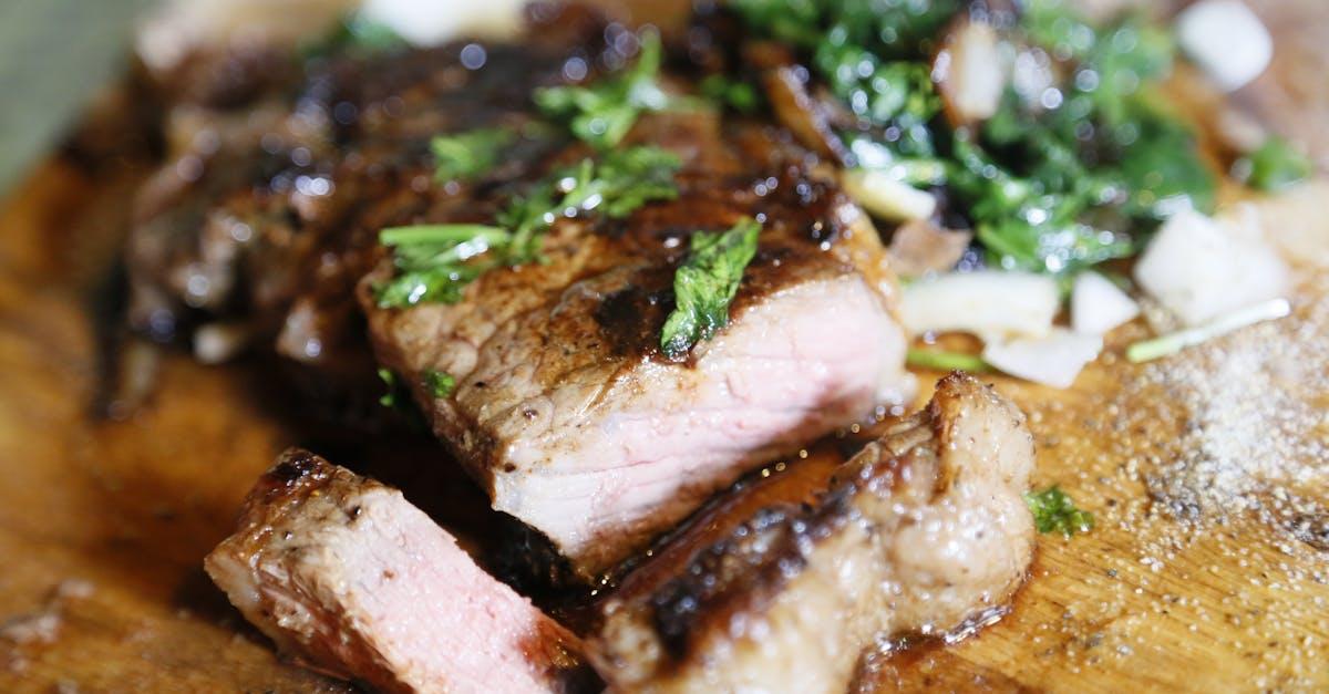 découvrez notre délicieuse recette de filets de boeuf marinés, une explosion de saveurs qui ravira vos papilles. parfaits pour un barbecue ou un dîner spécial, ces filets tendres et juteux sont faciles à préparer et idéaux pour impressionner vos invités. suivez nos conseils pour une marinade parfaite et savourez un plat inoubliable.
