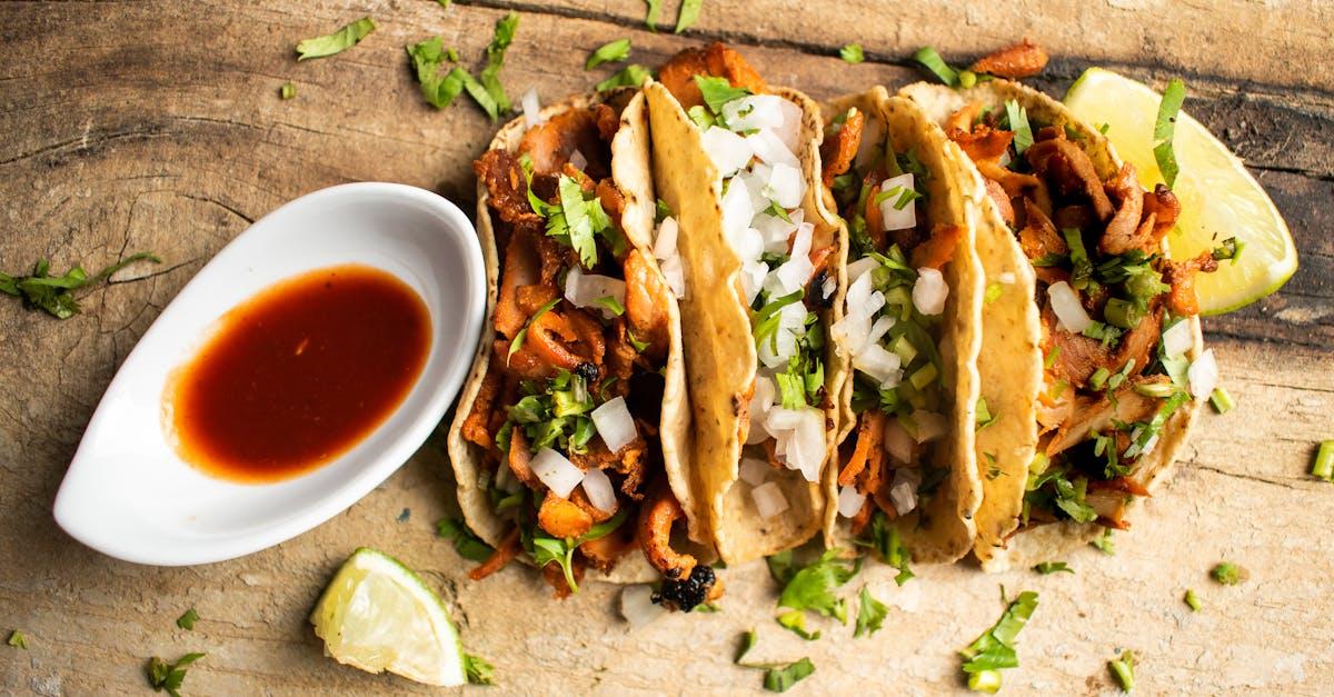 découvrez notre délicieuse recette de médaillons de porc tendre à la mexicaine, marinés avec des épices authentiques et cuits à la perfection. un plat savoureux qui ravira vos papilles et apportera une touche d'exotisme à vos repas!