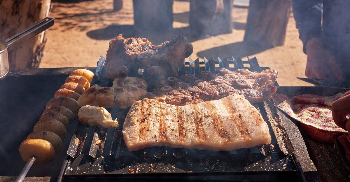 découvrez comment préparer un succulent rôti de porc, une recette savoureuse qui ravira vos proches. suivez nos conseils pour une viande tendre et juteuse, accompagnée d'épices et d'ingrédients gourmands.
