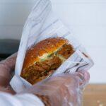 découvrez notre délicieuse recette de pulled pork, tendre et savoureuse, idéale pour vos repas en famille ou entre amis. apprenez à l'apprêter avec des épices aromatiques et une cuisson lente pour un plat réconfortant qui ravira les papilles de tous.