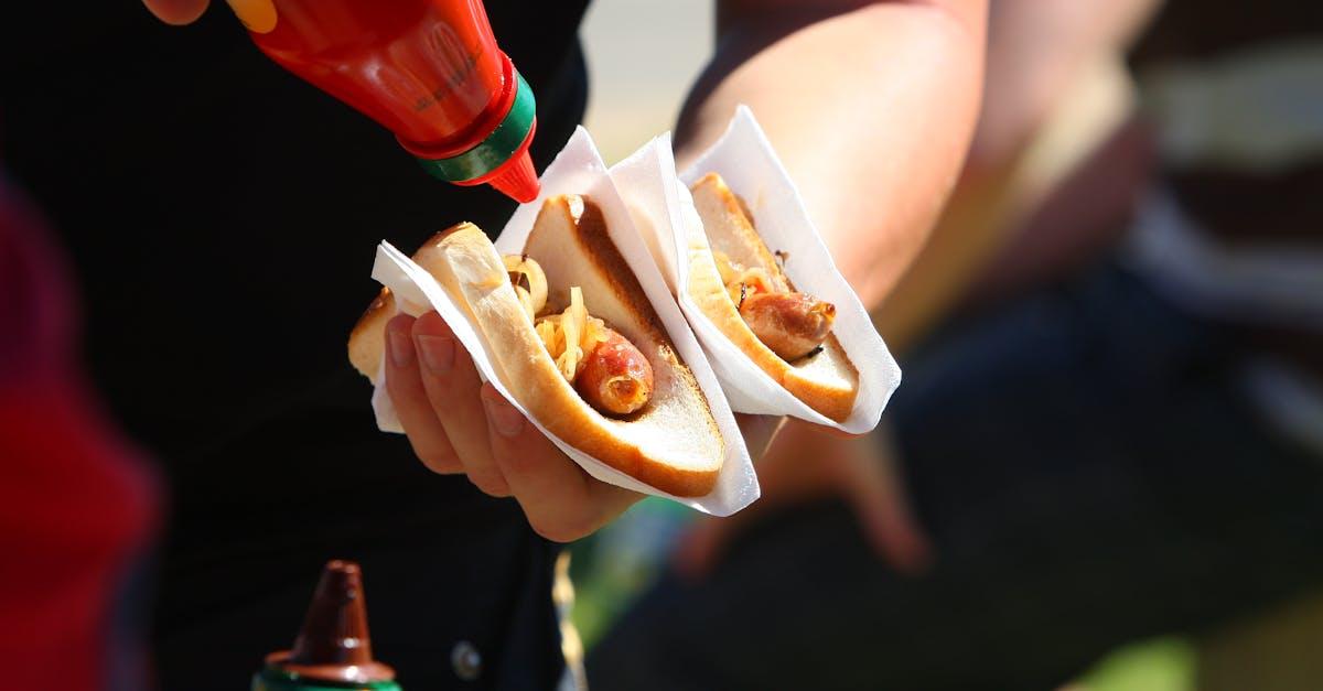 découvrez notre sélection de saucisses savoureuses, préparées avec des ingrédients de qualité pour éveiller vos papilles. idéales pour vos barbecues, repas en famille ou apéritifs, nos saucisses vous promettent une expérience culinaire inoubliable.
