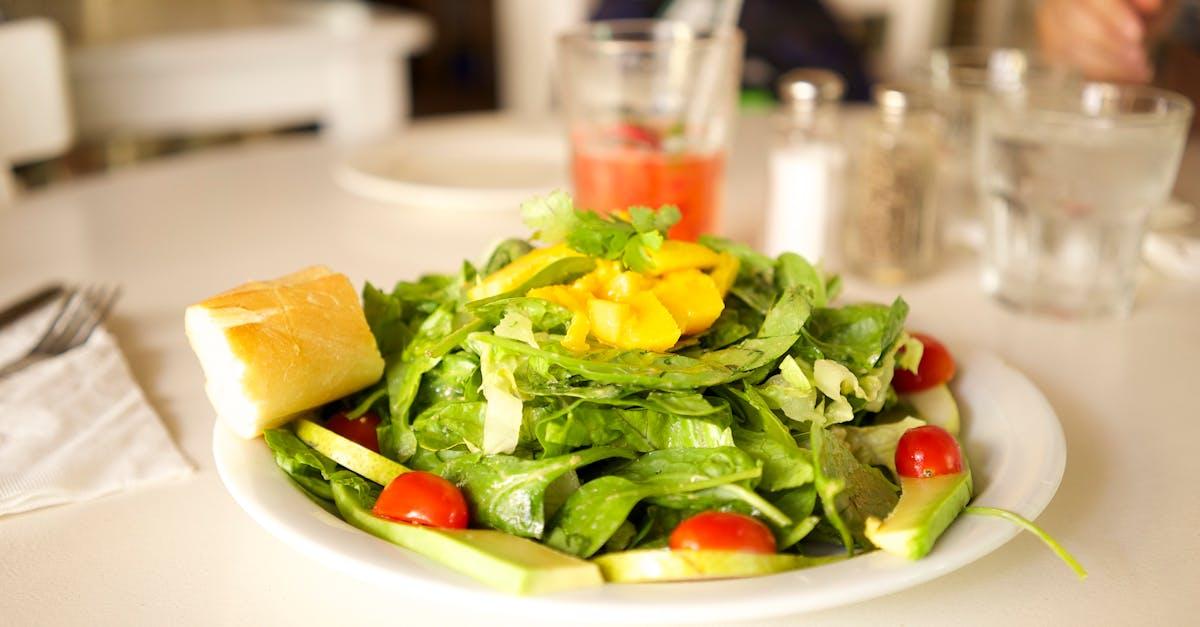 découvrez les bienfaits des épinards, un super aliment riche en nutriments, parfait pour équilibrer vos repas. apprenez des recettes savoureuses et des conseils pour intégrer les épinards dans votre alimentation quotidienne.