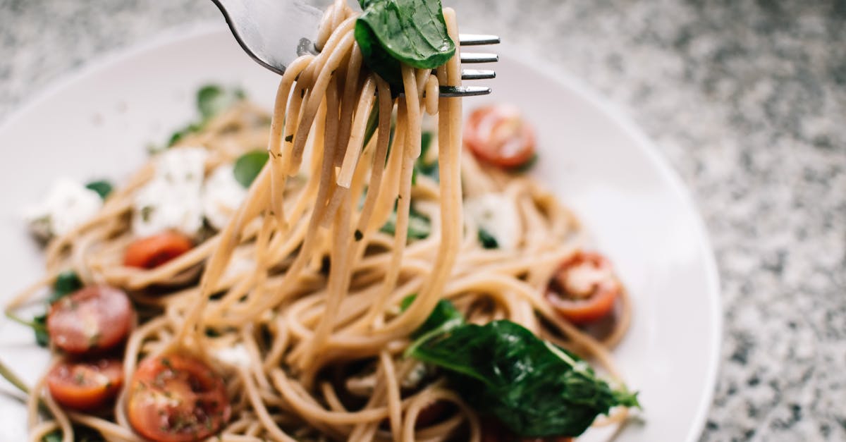 découvrez les bienfaits du épinard, un véritable trésor de nutriments pour votre santé. apprenez à l'incorporer dans vos repas quotidiens et explorez des recettes délicieuses et variées qui mettent en valeur ce super-aliment vert.