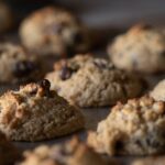 découvrez nos délicieux biscuits au beurre et parmesan, une combinaison parfaite de douceur et de saveurs salées. idéaux pour vos apéritifs ou comme encas gourmand, ces cookies raviront vos papilles à chaque bouchée!