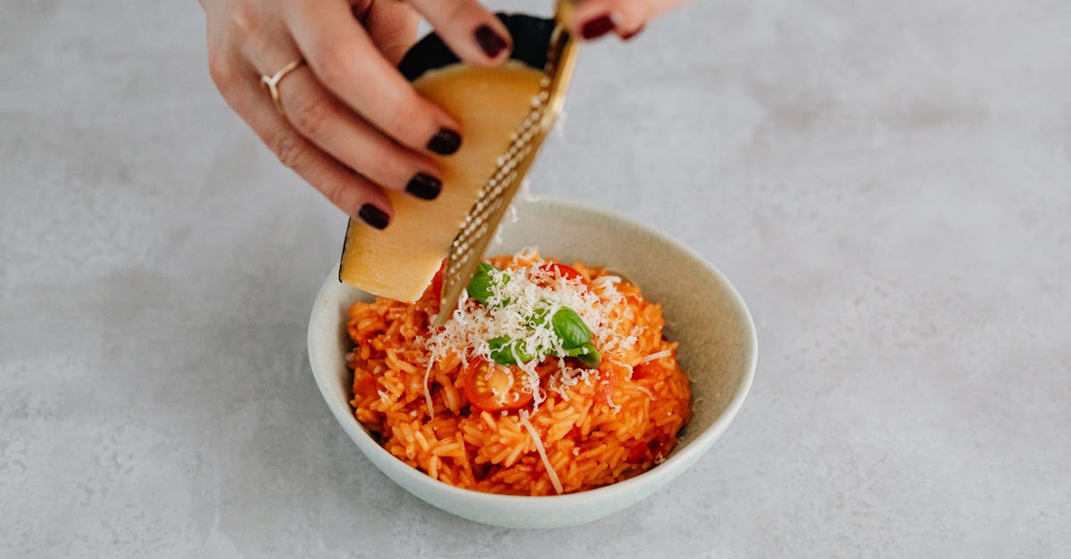 découvrez notre délicieuse recette de risotto, un plat réconfortant et crémeux qui ravira vos papilles. apprenez à préparer ce classique de la cuisine italienne avec des ingrédients savoureux et des astuces pour le réussir à tous les coups.