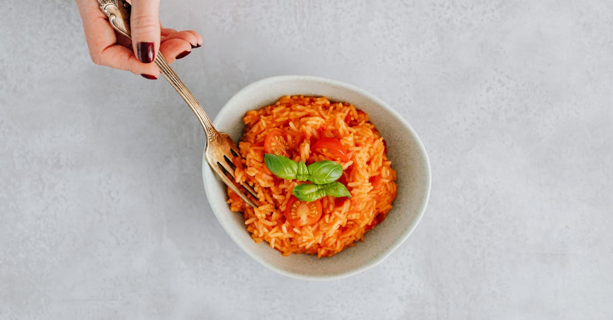 découvrez le plaisir d'un risotto crémeux et savoureux, un plat italien incontournable. apprenez à le préparer avec des ingrédients frais et de saison pour une expérience culinaire inoubliable.