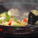 découvrez comment cuire des légumes à la vapeur, une méthode saine qui préserve les nutriments et les saveurs. apprenez des techniques simples et des astuces pour préparer des plats délicieux et colorés qui raviront vos papilles.