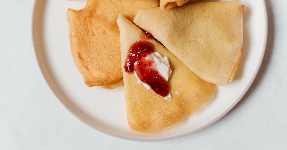 découvrez nos savoureux blinis, de délicieuses petites crêpes moelleuses parfaites pour accompagner vos apéritifs. idéales avec du saumon fumé ou des tartinades, ces bouchées sont faciles à préparer et raviront vos invités lors de vos repas festifs.