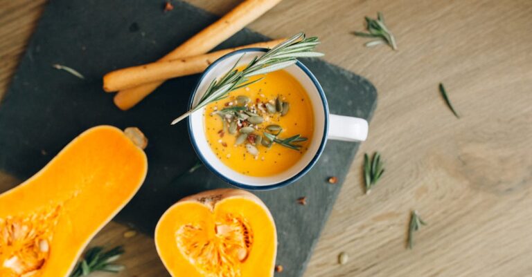 découvrez notre délicieuse purée de butternut, une recette onctueuse et savoureuse parfaite pour accompagner vos plats. facile à préparer, riche en nutriments et idéale pour régaler petits et grands, cette purée saura ajouter une touche automnale à votre table.