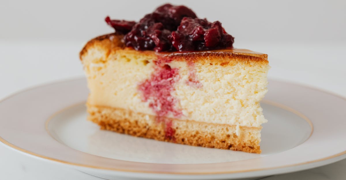 découvrez notre recette de cheesecake onctueux et savoureux, un dessert incontournable qui ravira vos papilles. facile à réaliser, ce délice aux nuances de vanille et de fruits est parfait pour toutes les occasions. préparez-vous à impressionner vos invités avec ce classique de la pâtisserie !