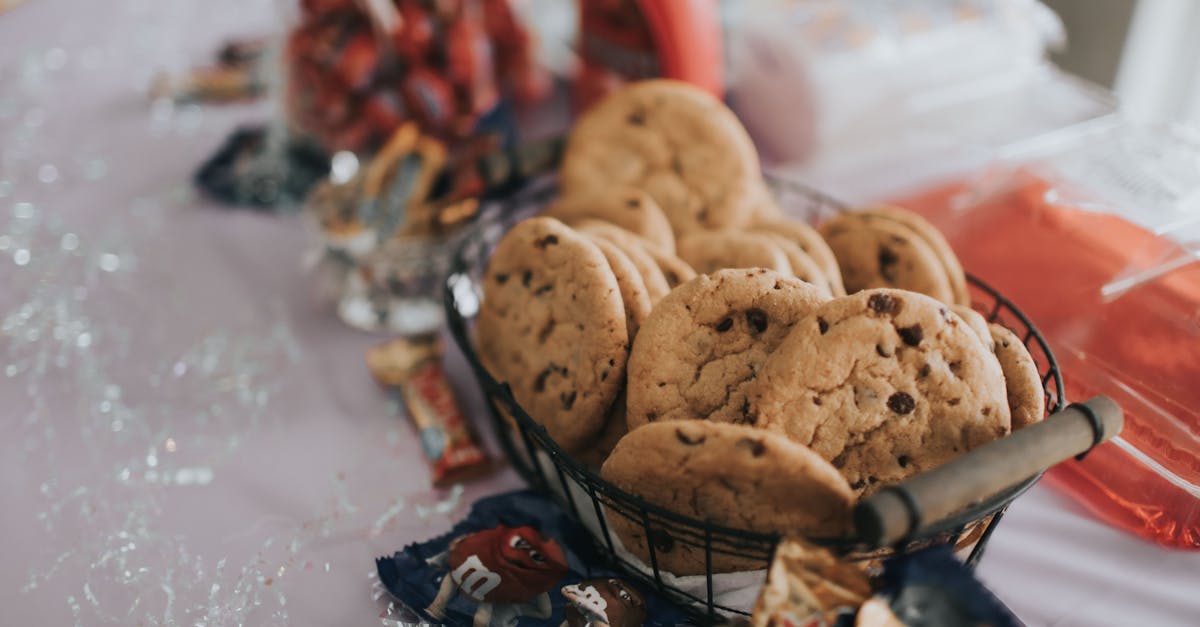 découvrez nos irrésistibles cookies au chocolat, croustillants à l'extérieur et moelleux à l'intérieur. parfaits pour satisfaire vos envies sucrées, ces délices chocolatés raviront petits et grands à chaque bouchée.