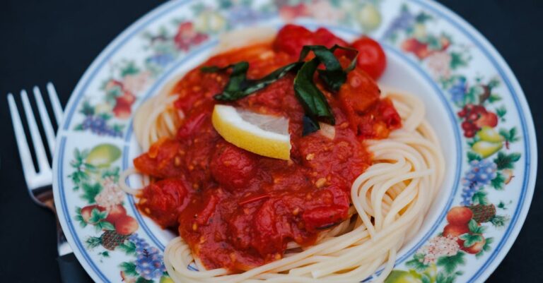découvrez le cookeo, le multicuiseur intelligent qui simplifie votre cuisine au quotidien. avec ses multiples programmes de cuisson, vous pouvez préparer des plats savoureux en un temps record, tout en préservant les nutriments. idéal pour les familles pressées et les amateurs de gastronomie, le cookeo vous offre une expérience culinaire moderne et conviviale.