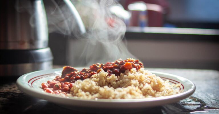 découvrez notre recette facile de riz aux saucisses, un plat savoureux et réconfortant qui ravira toute la famille. préparez-le en un rien de temps et appréciez une combinaison délicieuse de saveurs!