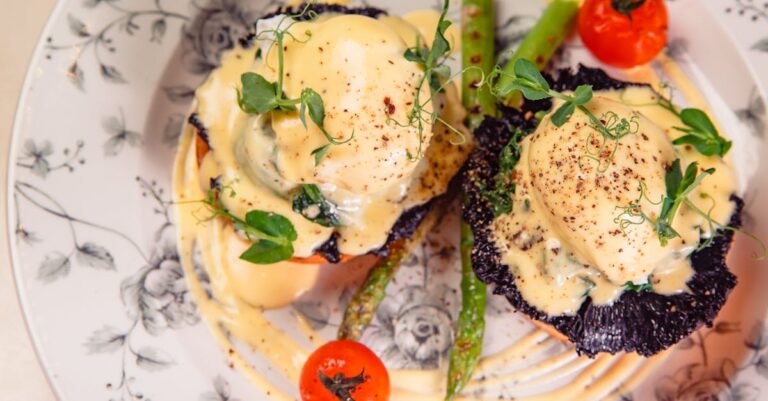 découvrez la richesse et la diversité de la culture hollandaise, de ses célèbres tulipes à ses impressionnantes moulins à vent. explorez les traditions, la gastronomie et les paysages des pays-bas à travers un voyage fascinant au cœur de l'héritage néerlandais.