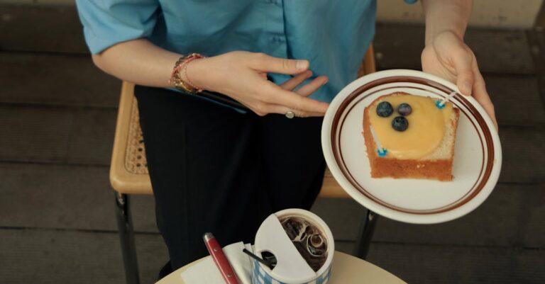 découvrez la délicieuse confiture de citron : un équilibre parfait entre acidité et douceur. idéale pour tartiner sur vos pains, crêpes ou pour aromatiser vos desserts, cette marmelade de citron ajoutera une touche de fraîcheur à vos plats. parfaite pour les amateurs de saveurs authentiques et zesty!