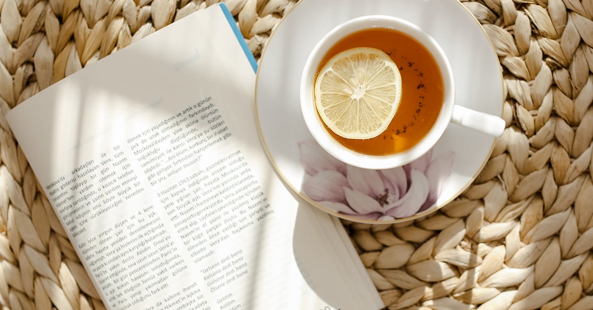 découvrez notre délicieuse recette de lemon squares, un dessert acidulé et sucré qui ravira vos papilles. faciles à réaliser, ces carrés au citron sont parfaits pour les amateurs de desserts rafraîchissants. idéaux pour vos fêtes et goûters, apprenez à les préparer avec nos conseils simples.