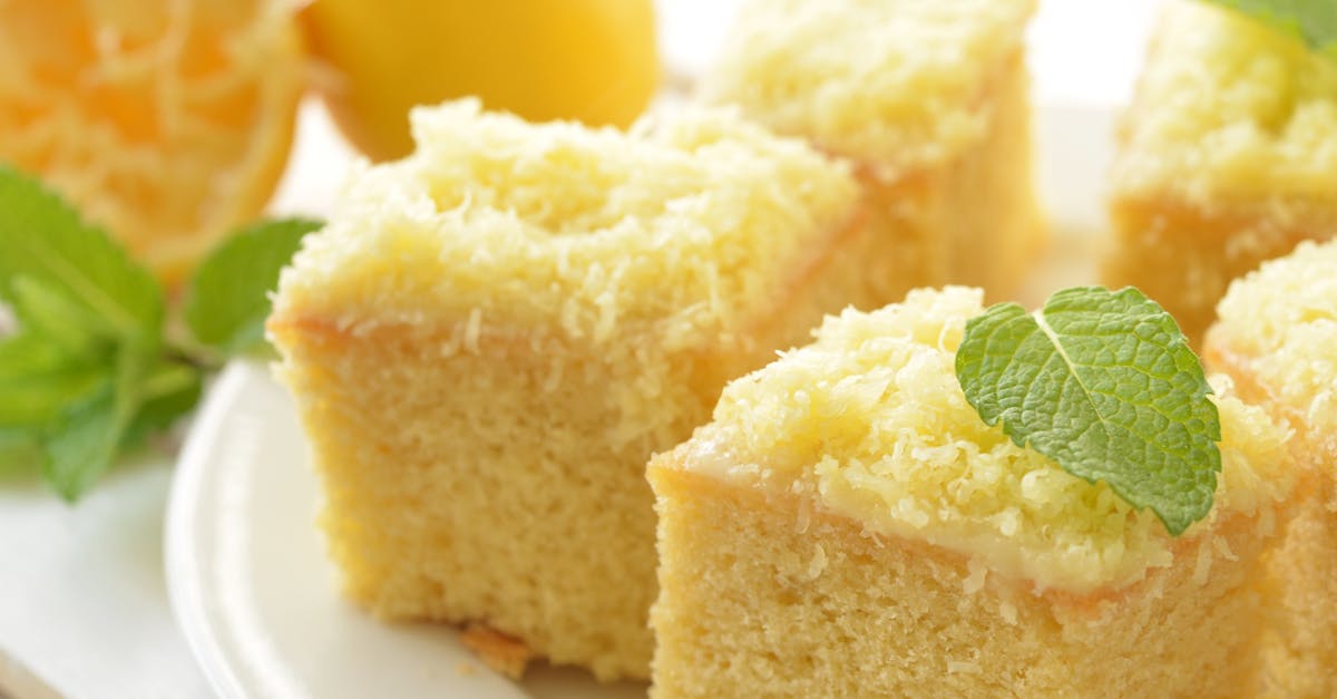 découvrez notre délicieuse recette de lemon squares, des carrés au citron alliant une crème acidulée et une croûte sablée fondante. parfaits pour une pause gourmande ou un dessert rafraîchissant, ces douceurs sont faciles à préparer et plairont à coup sûr à toute la famille !