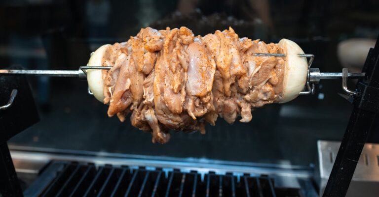 découvrez notre recette savoureuse de poitrines de poulet marinées. parfaitement assaisonnées et tendres, ces poitrines de poulet feront le régal de vos repas en famille ou entre amis. idéales pour le barbecue ou la cuisson au four, elles sont faciles à préparer et pleines de saveurs.