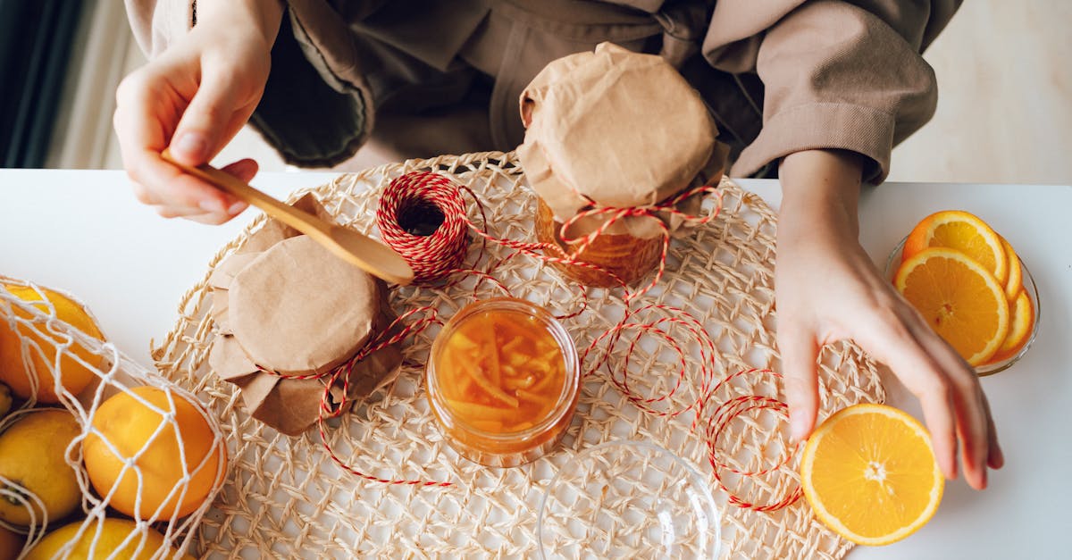 découvrez la douceur et la richesse de notre marmelade d'orange, faite à partir d'oranges de première qualité. parfaite pour tartiner sur du pain frais ou pour rehausser vos desserts, cette délicieuse confiture apportera une touche fruitée et ensoleillée à vos repas.