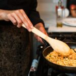 découvrez la recette du pilaf, un plat savoureux à base de riz parfumé délicatement assaisonné et cuit à la perfection. idéal pour accompagner vos viandes, légumes ou se déguster seul, le pilaf est une invitation à un voyage culinaire plein de saveurs.