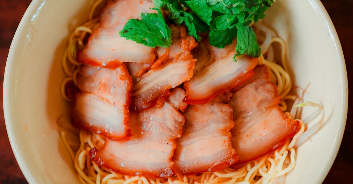 découvrez des recettes savoureuses à base de porc, des conseils de cuisson aux coupes variées. apprenez à préparer des plats raffinés et traditionnels qui raviront vos papilles et celles de vos invités.