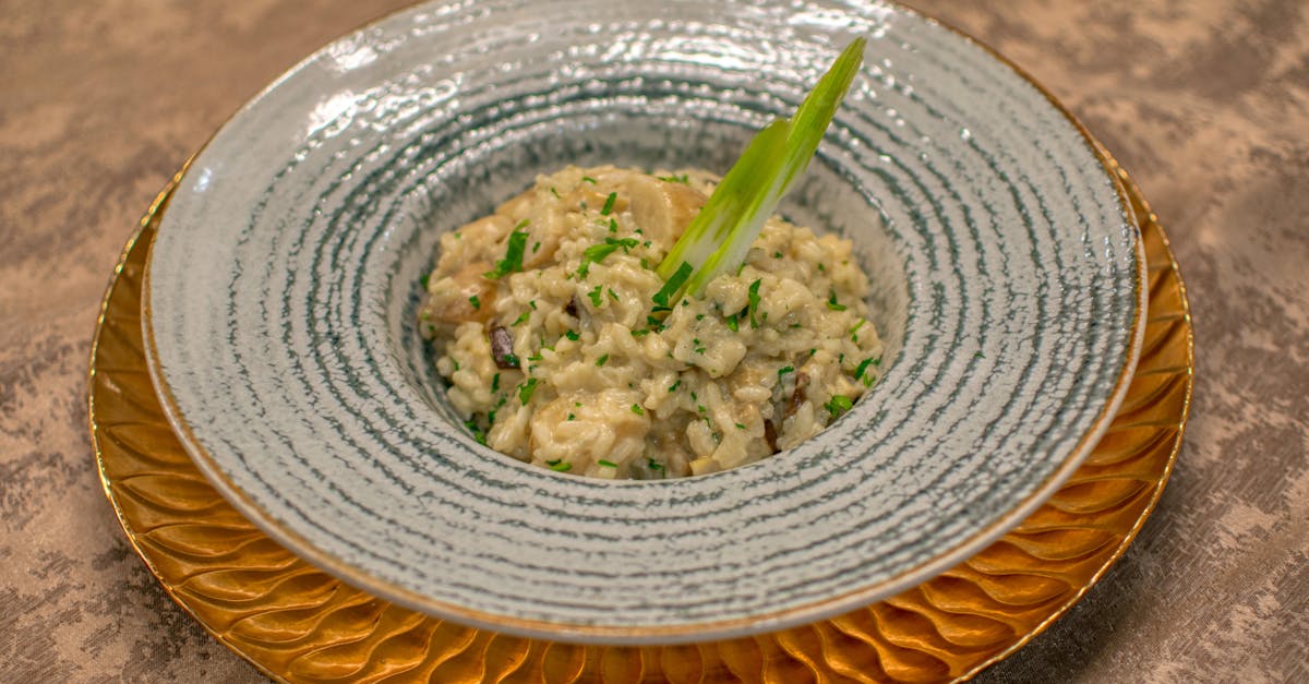 découvrez notre délicieuse recette de risotto, un plat italien crémeux et savoureux, parfait pour toutes les occasions. apprenez à préparer ce classique de la cuisine italienne avec des ingrédients frais et des techniques simples pour un résultat qui émerveillera vos invités.