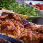 découvrez notre délicieuse recette de poulet rôti, croustillant à l'extérieur et juteux à l'intérieur. parfait pour un repas en famille ou entre amis, ce plat savoureux est un incontournable qui ravira les papilles de tous. suivez nos conseils pour réussir la cuisson et ajouter des accompagnements gourmands.