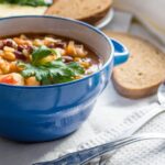 découvrez une délicieuse variété de recettes de soupes, parfaites pour réchauffer vos soirées. que ce soit une soupe traditionnelle, un velouté crémeux ou une option vegan, trouvez l'inspiration pour concocter des plats réconfortants et savoureux. explorez notre sélection de soupes nutritives qui raviront vos papilles !