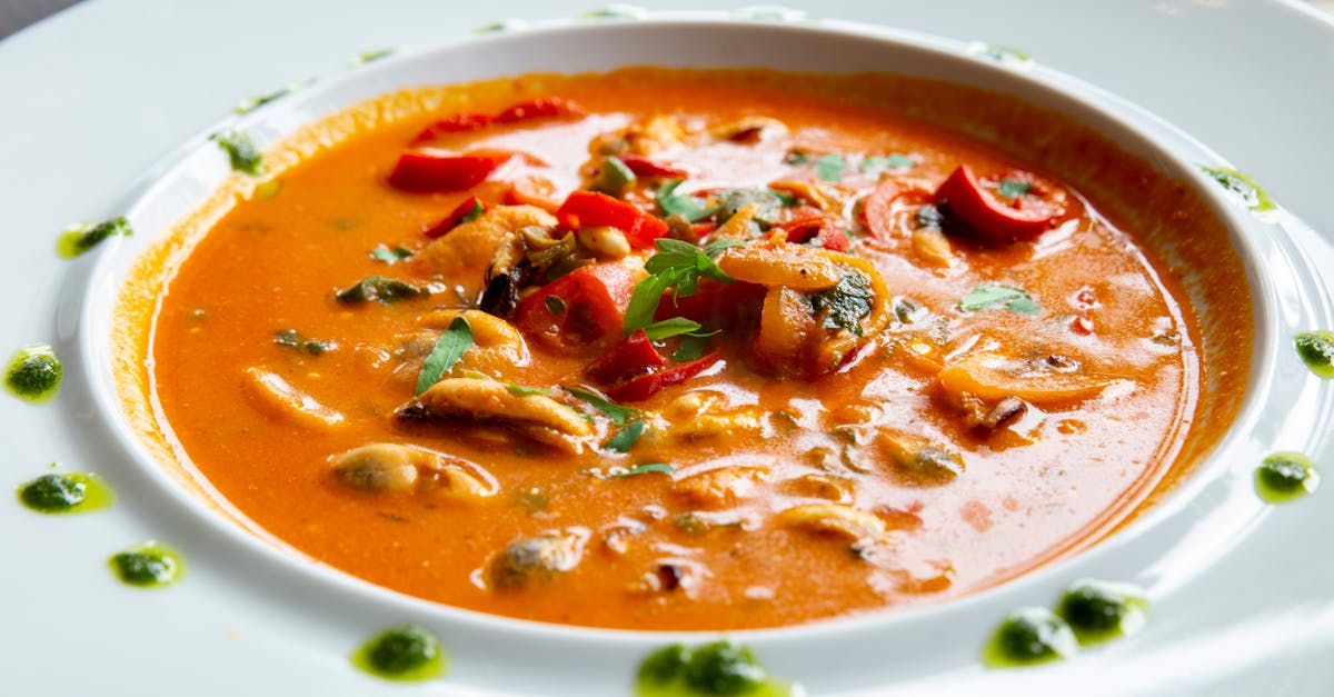 découvrez les meilleures recettes de soupe pour réchauffer vos repas ! des soupes crémeuses, veloutées ou traditionnelles, des plats nutritifs et savoureux à préparer facilement chez vous.