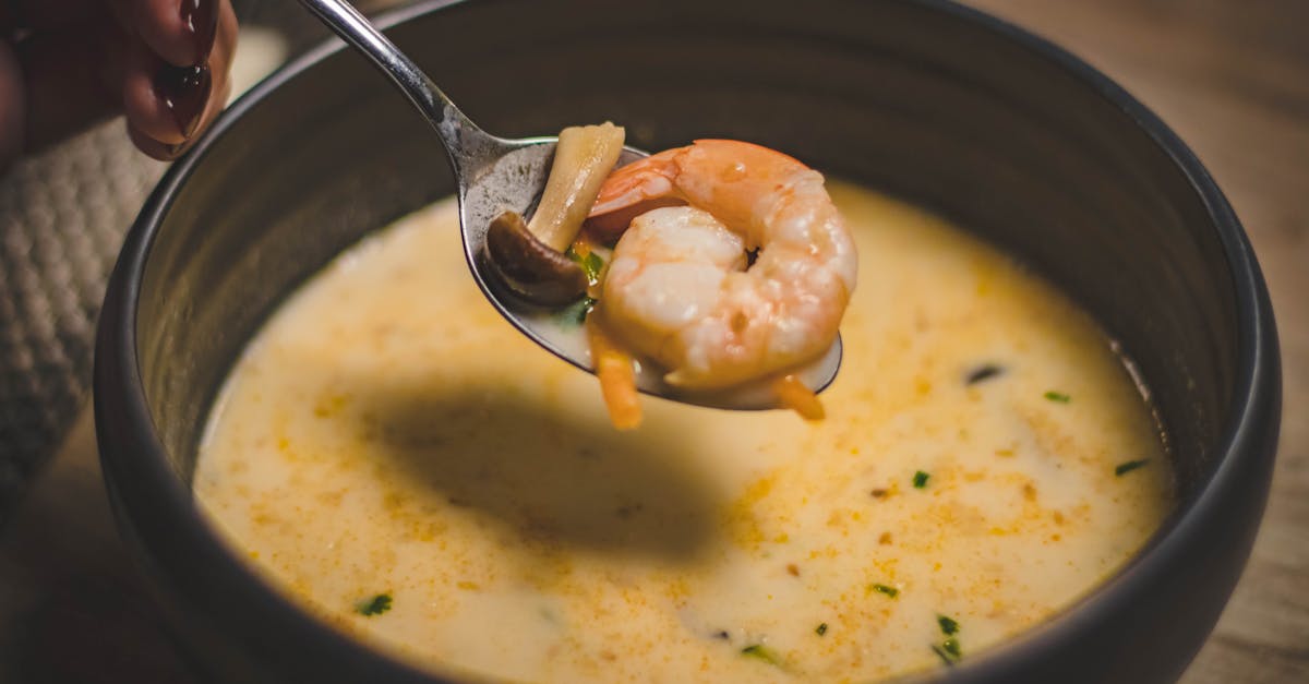 découvrez des recettes de soupes réconfortantes et savoureuses, idéales pour réchauffer vos soirées. que vous soyez fan de soupes crémeuses, de bouillons riches ou de veloutés de légumes, trouvez l'inspiration pour concocter des plats sains et délicieux.