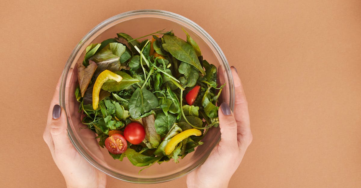 découvrez les bienfaits nutritionnels des épinards, un super-aliment riche en vitamines et minéraux. apprenez des recettes savoureuses et des astuces pour intégrer les épinards dans votre alimentation quotidienne.