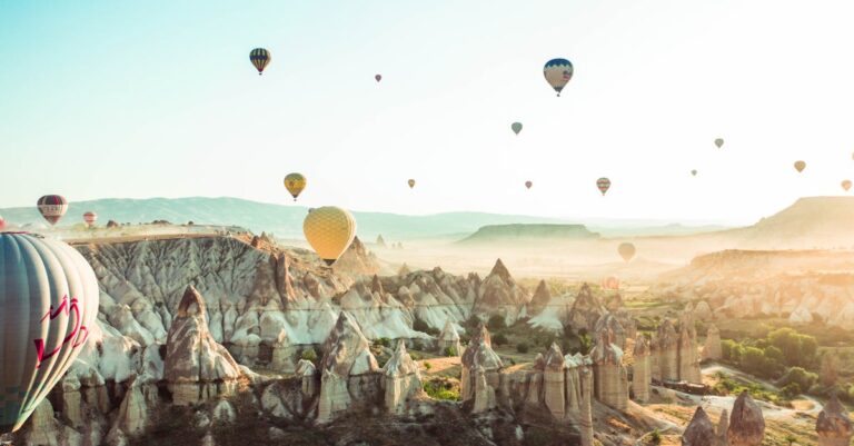 découvrez tout sur la turquie : ses paysages envoûtants, sa riche culture, sa gastronomie savoureuse et ses monuments historiques emblématiques. préparez votre voyage au cœur de ce pays fascinant.