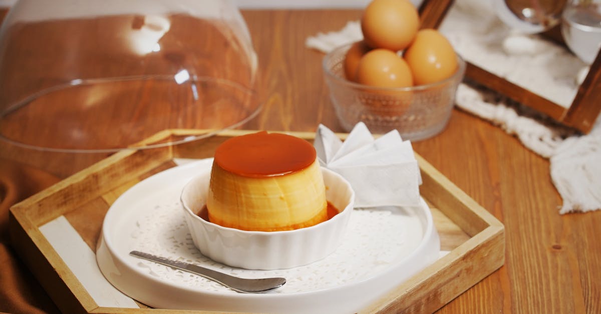 découvrez ce délicieux pudding à la pomme et au caramel : une alliance gourmande entre la douceur des pommes fondantes et le goût riche du caramel. un dessert onctueux, parfait pour épater vos invités ou se faire plaisir en toute simplicité.